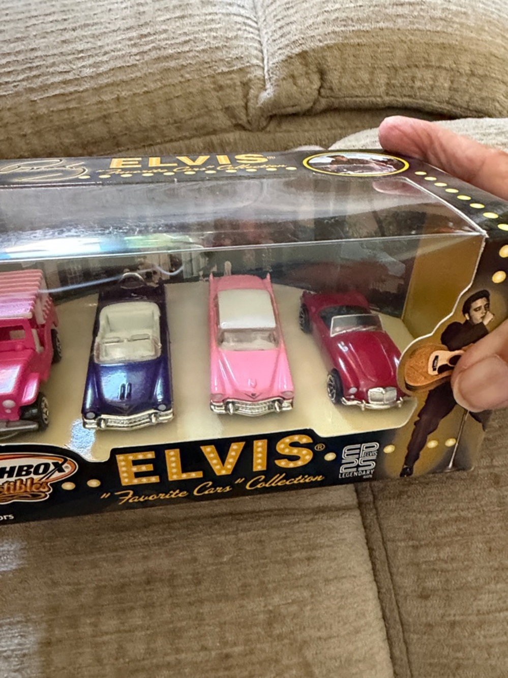 ELVIS VINTAGE Collectible Car Set with Pink, Purple and Red Mini Cars - Picture 6 of 7